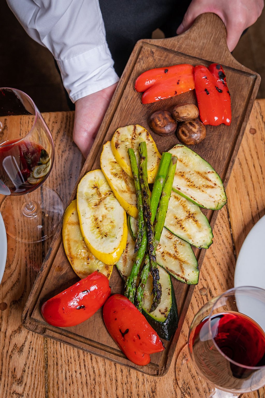 Photography for El Carajo International Tapas & Wines' social media strategy.å
