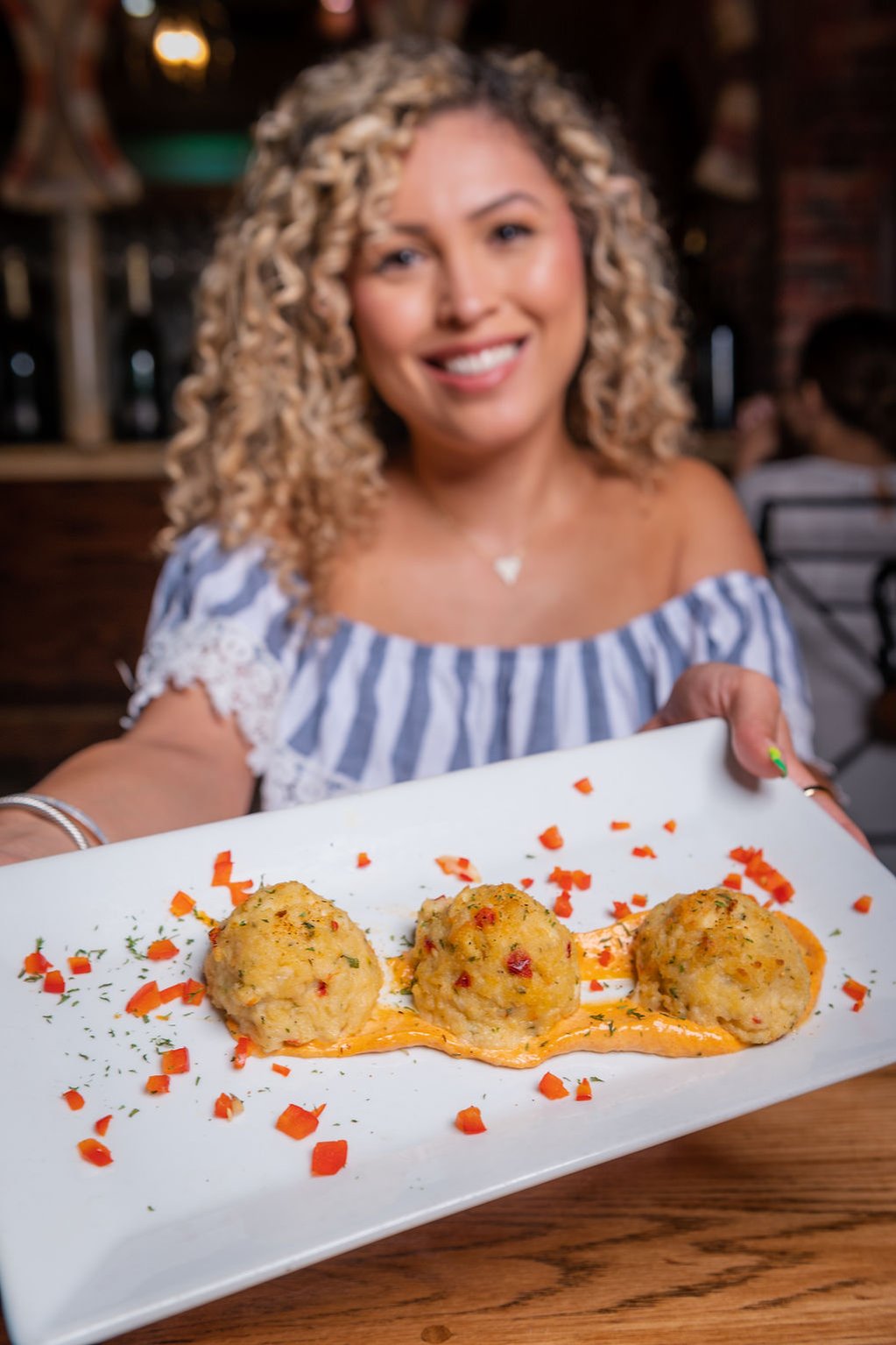 Photography for El Carajo International Tapas & Wines' social media strategy.å