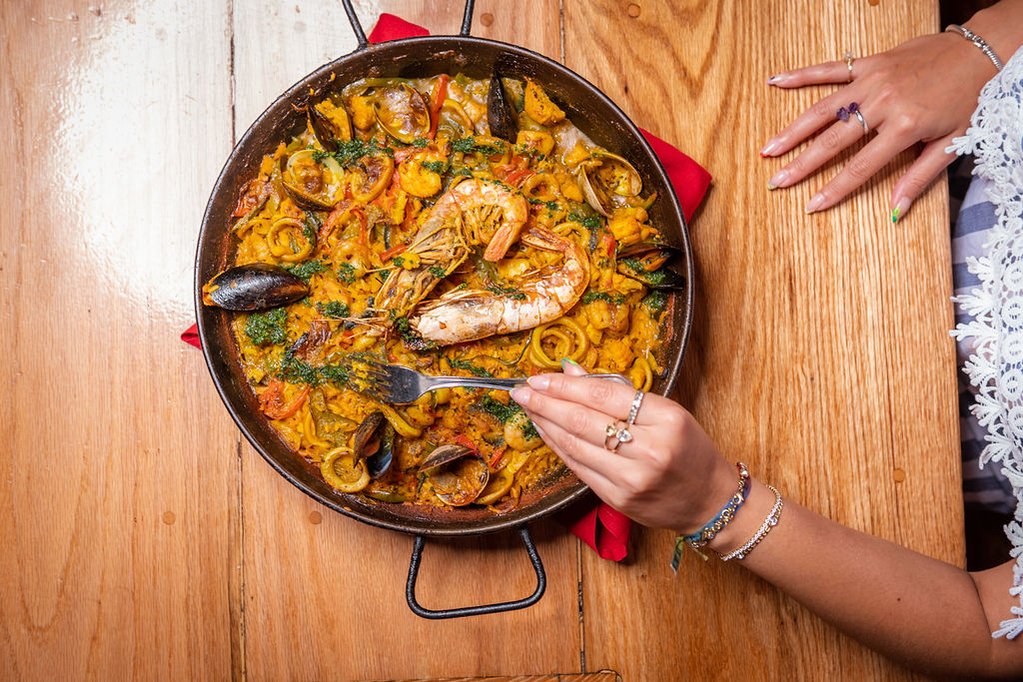 Photography for El Carajo International Tapas & Wines' social media strategy.å