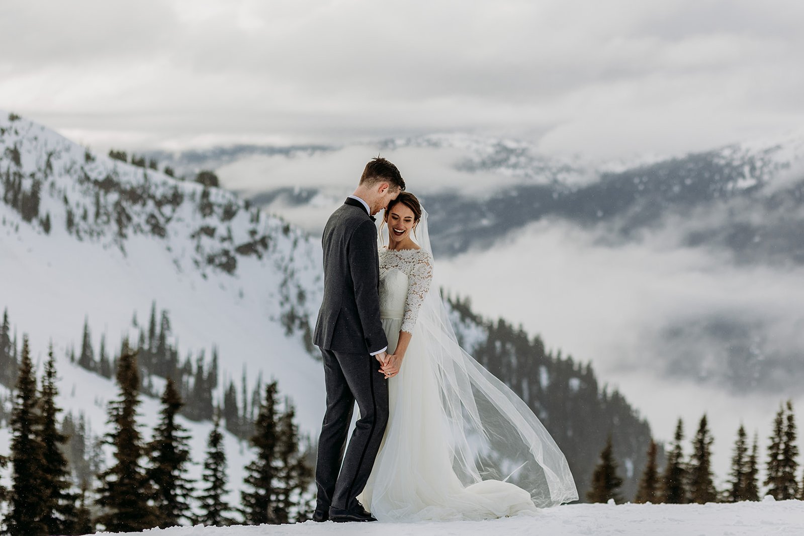 Winter wedding in whistler 
https://leahkathrynphoto.com/