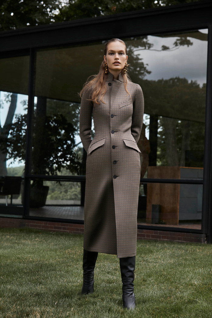Dasha Maletina @ The Lions photography by Karim Tabar