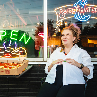 Pizza themed maternity session Chattanooga photographer