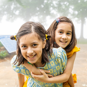 Children, siblings love portraits in Chattanooga's Lookout Mountain Point Park.