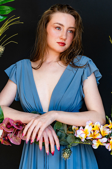 Female model portrait flowers Chattanooga, Tennessee photography.