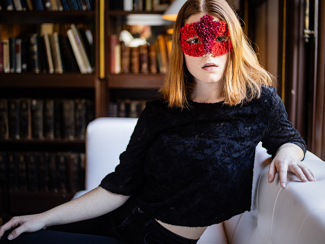 Ritaflowers at the Cotton house Hotel in Barcelona wearing a mask