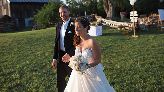 Congrats Courtney and Campbell. Thanks for having me at your beautiful country farm wedding in Portland, Ontario