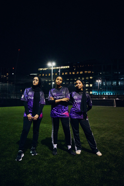 cool-muslim-girls-footballers-hijabs-night-shot-by-matthew-stansfield