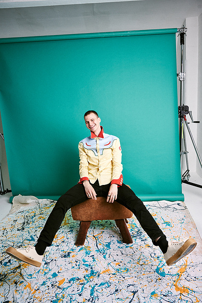 wincent-pommel-horse-portrait-paint-splash-photography-by-matthew-stansfield