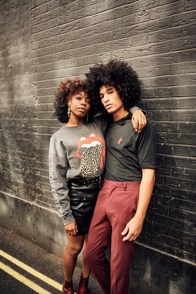 couple-hug-street-brick-walll-rolling-stones-photography-by-matthew-stansfield