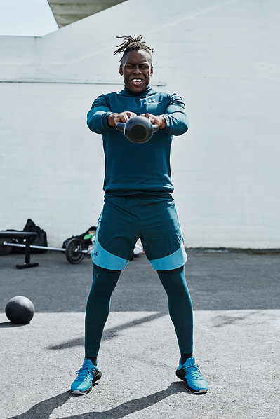 Maro-Itoje-under-armour-kettlebell-training-photography-by-matthew-stansfield