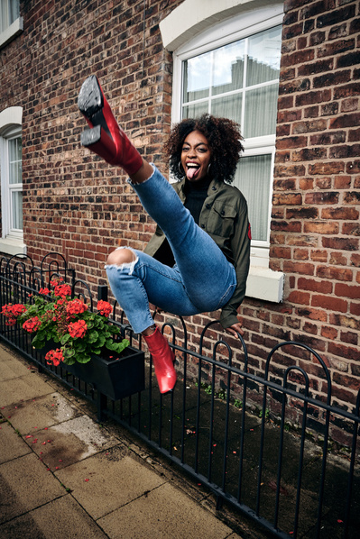 girl-kick-legs-tongue-rolling-stones-photography-by-matthew-stansfield