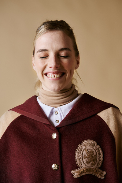 closeup-portrait-girl-model-laughing-studio-photography-by-matthew-stansfield