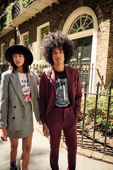 portrait-couple-street-london-railings-rolling-stones-photography-by-matthew-stansfield