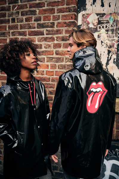 couple-street-rolling-stones-photography-by-matthew-stansfield