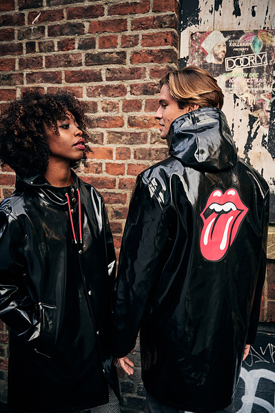 couple-street-rolling-stones-photography-by-matthew-stansfield