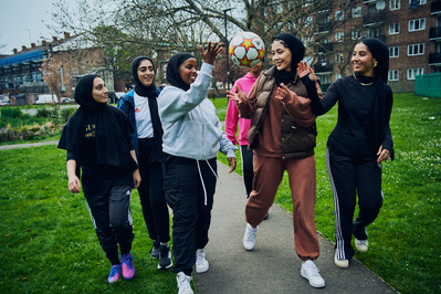 group-muslim-girls-footballers-hijabs-walking-shot-by-matthew-stansfield