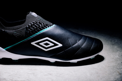 shadow-football-boot-umbro-medusae-shot-by-matthew-stansfield