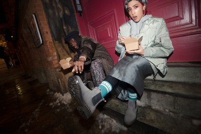 couple-eating-takeaway-doorway-dr-martens-snow-boots-night-shot-by-matthew-stansfield