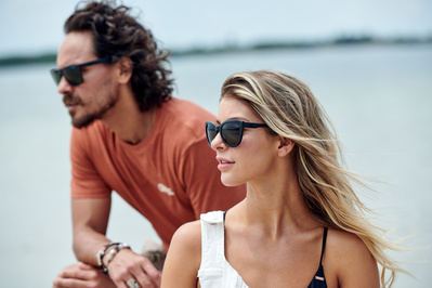 couple-sunglasses-beach-shot-by-matthew-stansfield