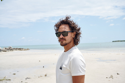 sunglasses-man-beach-shot-by-matthew-stansfield