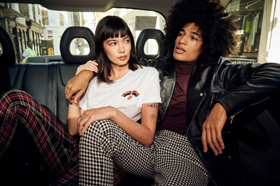 couple-taxi-cab-rolling-stones-photography-by-matthew-stansfield