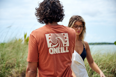 couple-sunglasses-beach-grass-shot-by-matthew-stansfield