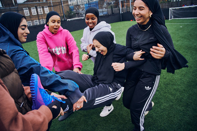 group-muslim-girls-footballers-hijabs-fun-shot-by-matthew-stansfield