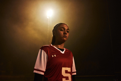 under-armour-girl-player-night-football-photo-by-matthew-stansfield