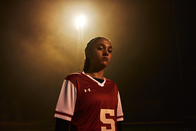 under-armour-girl-player-night-football-photo-by-matthew-stansfield
