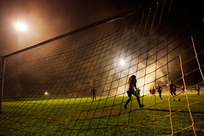 under-armour-girls-game-football-pitch-night-net-photo-by-matthew-stansfield