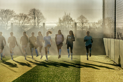 under-armour-girls-football-training-photo-by-matthew-stansfield