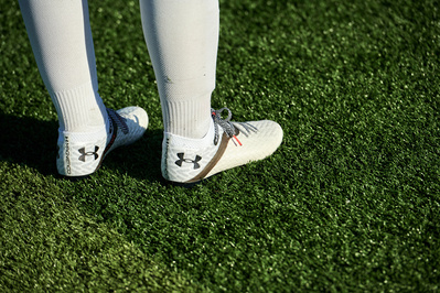 under-armour-legs-socks-football-boots-pitch-photo-by-matthew-stansfield
