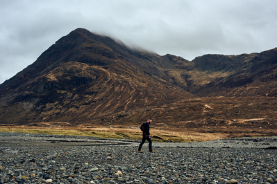 guy-walking-isle-of-skye-mountain-photography-by-matthew-stansfield