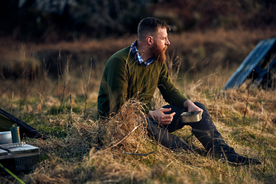 dinner-isle-of-skye-man-rest-photography-by-matthew-stansfield