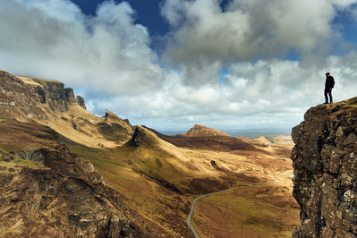 cliff-edge-mountain-isle-of-skye-landscape-photography-by-matthew-stansfield