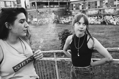 girls-skaters-smoking-skatepark-shot-by-matthew-stansfield
