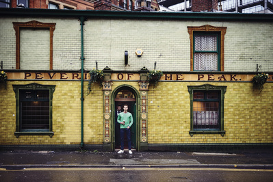 guy-stood-outside-peveril-of-the-peak-pub-shot-by-matthew-stansfield