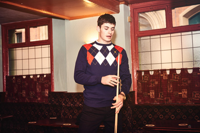 guy-playing-pool-pub-shot-by-matthew-stansfield