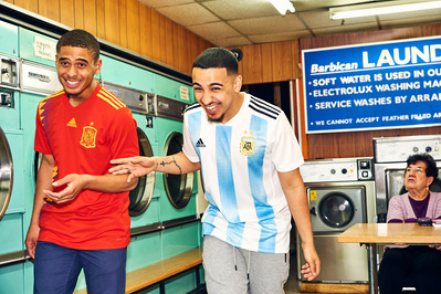lads-messing-laughing-launderette-shot-by-matthew-stansfield