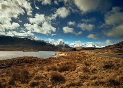 isle-of-skye-blue-sky-clouds-landscape-photography-by-matthew-stansfield