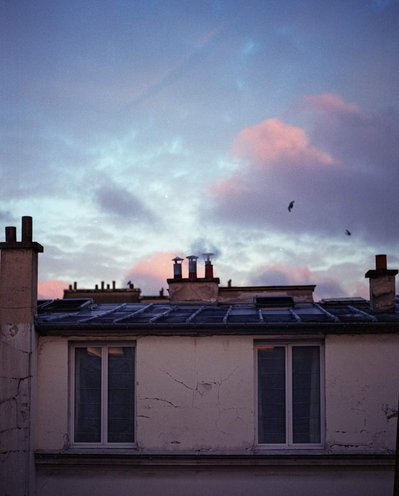 パリの早朝を写したフィルム写真。