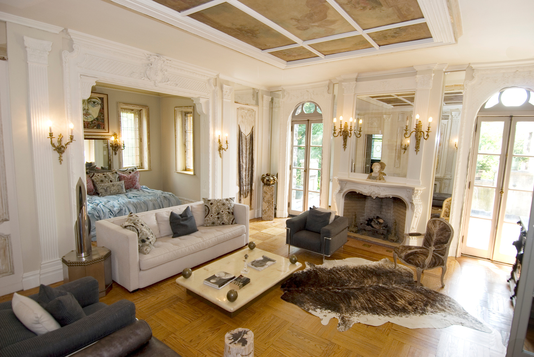 MASTER SUITE Greystone Court: New York Film Photo Location