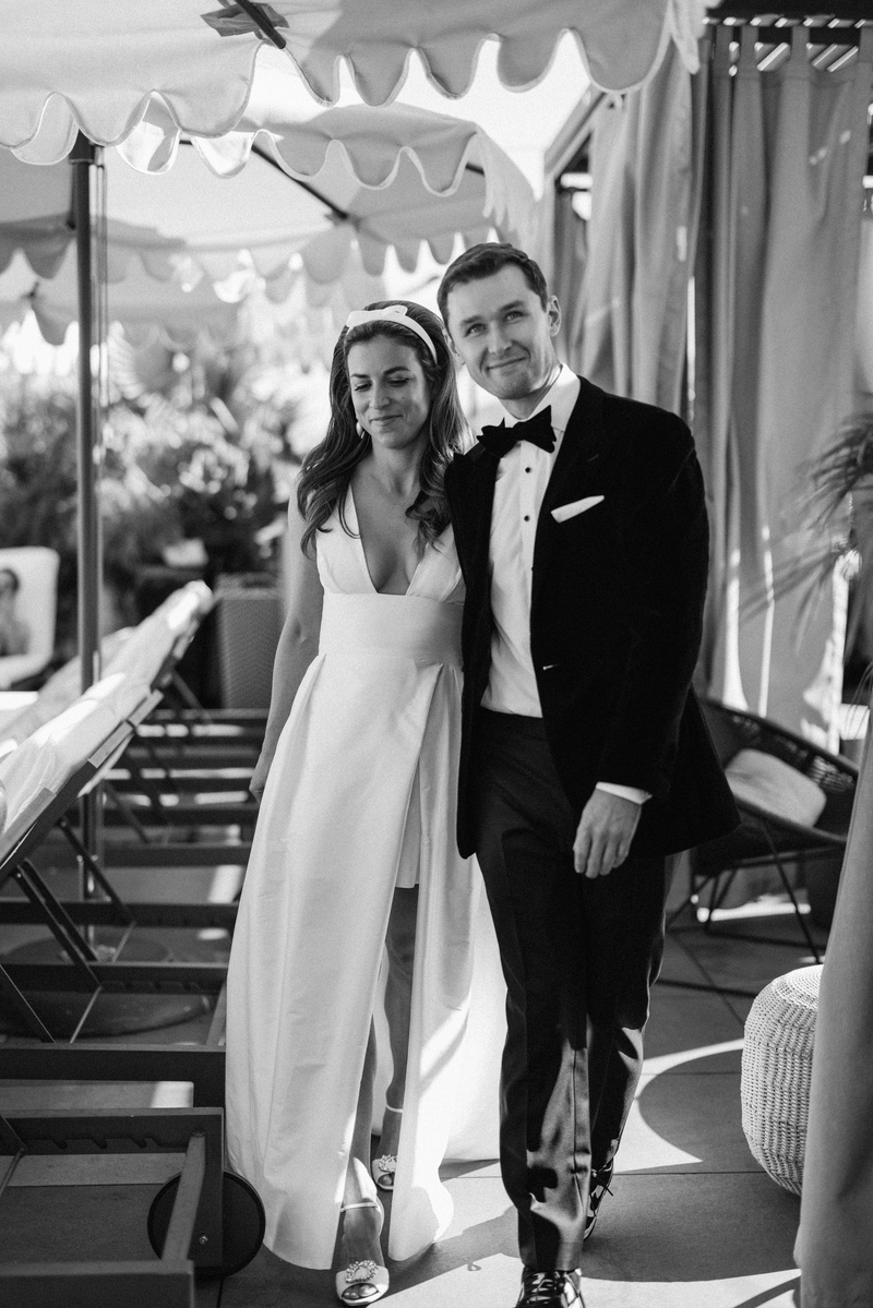 Timeless black and white bride and groom wedding photography, captured by Abigail Gorden Photography. Classic, elegant, and full of love.