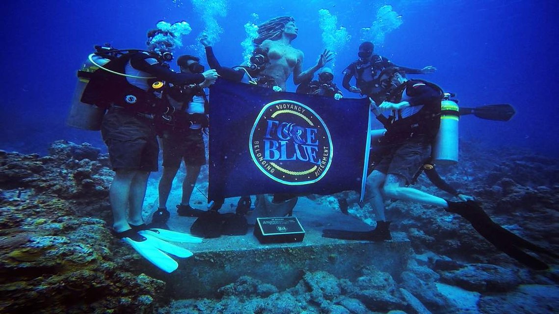 FORCE BLUE TEAM ONE MEMBERS UNDERWATER PORTRAIT