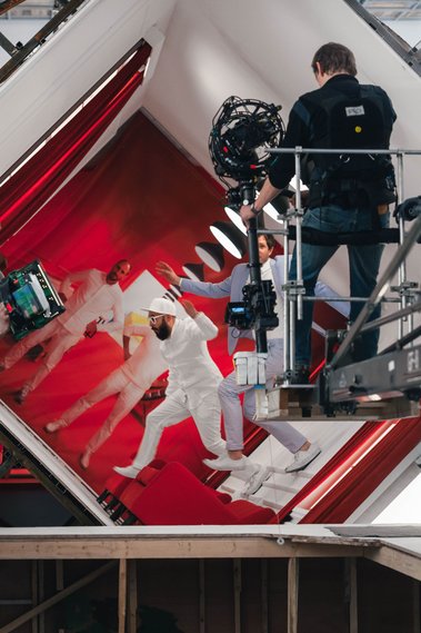 filming rig, rotating room, barrel, running, tim nordwind, optical illusion