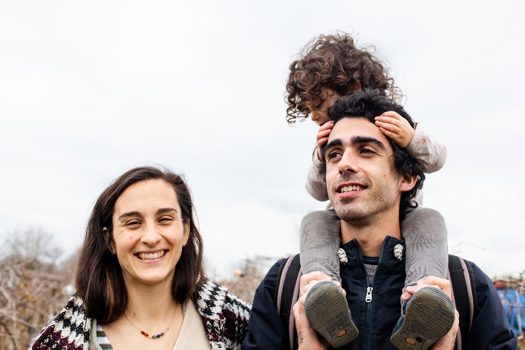 retrato de familia, girona ciudad, manuela franjou fotografía de familia.
