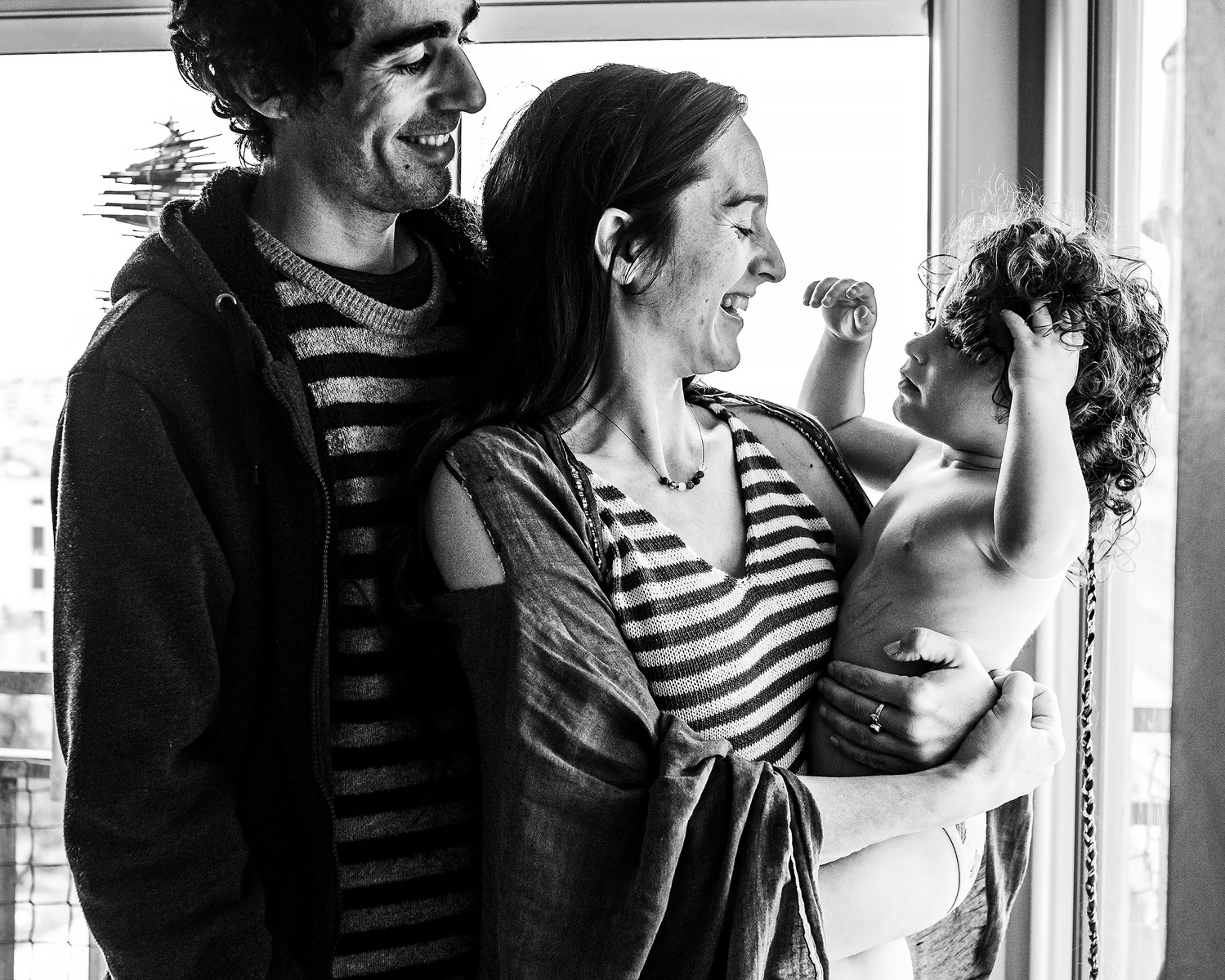 retrato de familia , girona ciudad, manuela franjou fotografía de familia y embarazo.