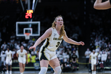 Frida Forman plays defense during the game against Stanford on Friday, Jan. 14th, 2022. (Io Hartman&#x2F;CU Independent)