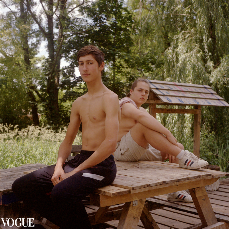 Tilden et Timéo, jeunes hommes torses nues portrait, photovogue