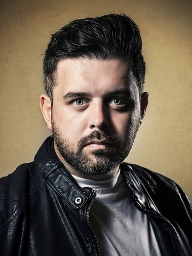Book Platinum Pro Portrait Photoshoot Package from £299